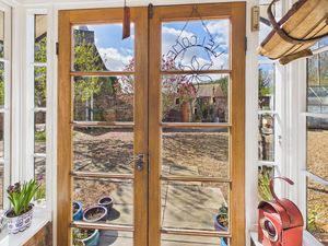 Porch- click for photo gallery